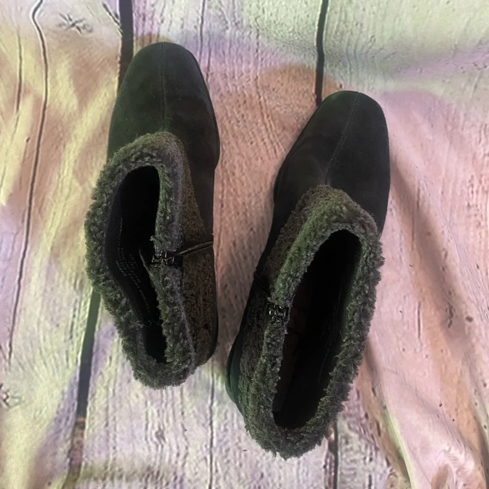 Liz Claiborne Women's Eason Black Suede Gray Sherpa Zip Up Ankle Booties Size 7M